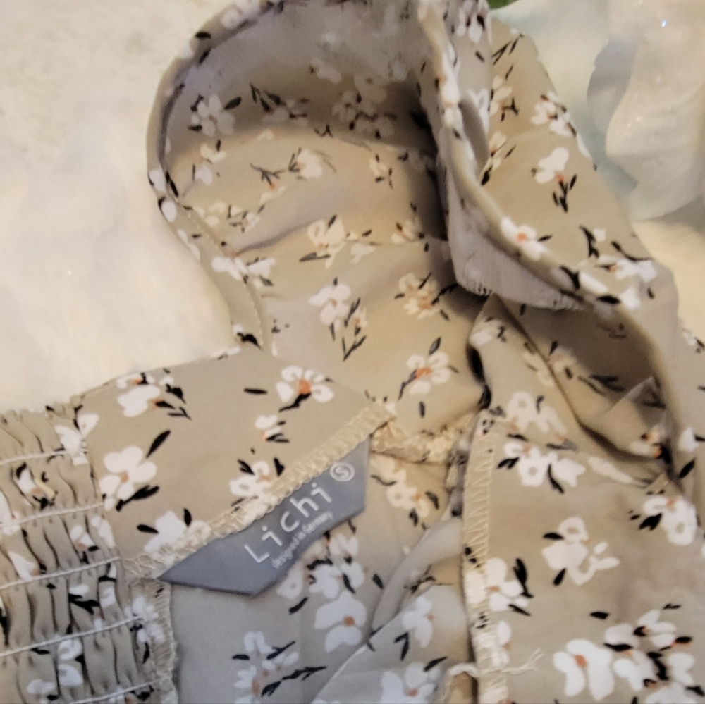 Lichi Square-neck flowing minidress